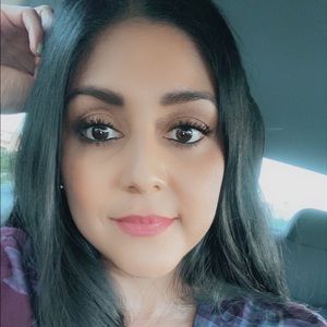 Meet your Posher, Mayra karelly